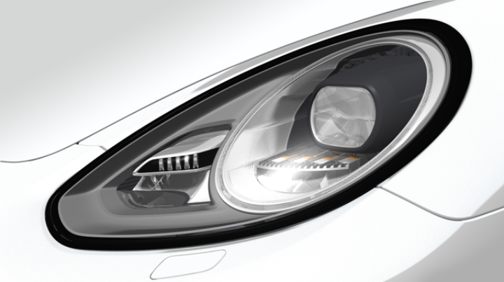 Mögliche Blendung durch Fahrzeugscheinwerfer wird durch adaptive Lichtverteilung verhindert.