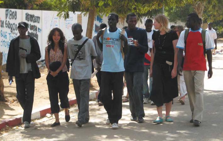 Stuttgarter studierende treffen kommilitonen in Westafrika