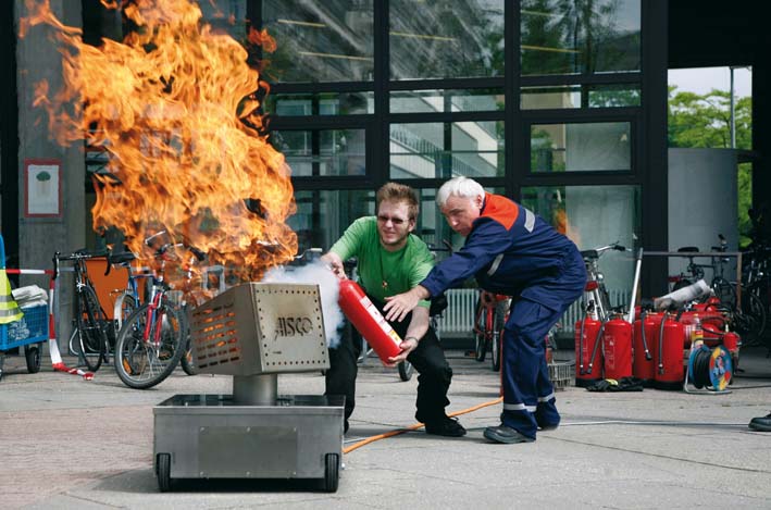 Loeschuebungen der Feuerwehr