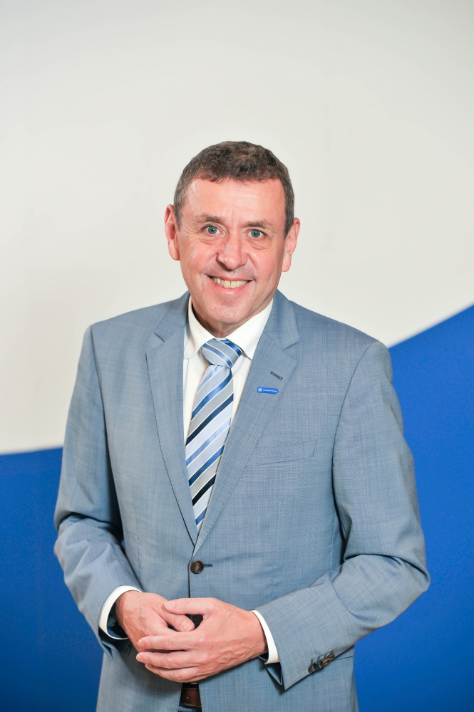 Dieses Bild zeigt Prof. Dr. Manfred Bischoff