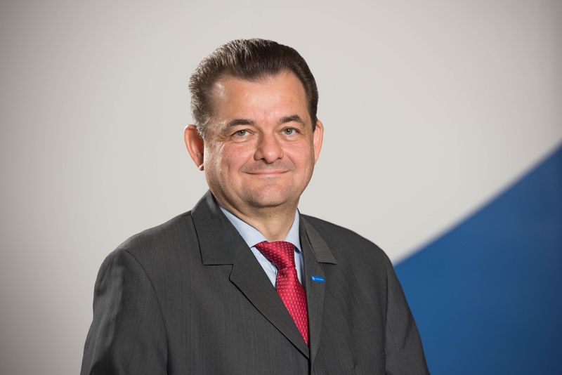 This picture shows Prof. Thomas Graf