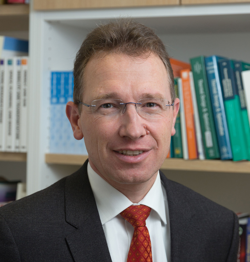 Dieses Bild zeigt Prof. Dr. Kai Hufendiek
