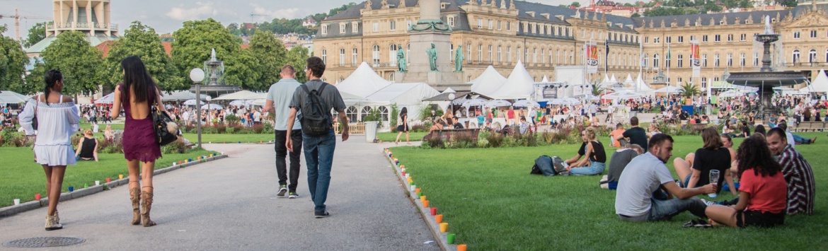People at the summer festival on the Schlossplatz in Stuttgart