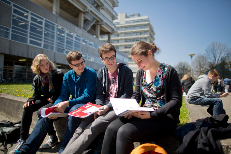 Brochures and leaflets of the University of Stuttgart