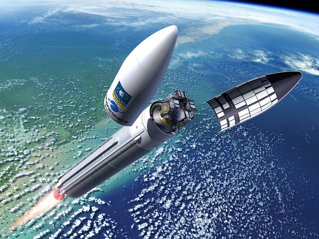 Navigation: Vier Galileo Satelliten werden mit der europäischen Ariane 5-Rakete in ihren Orbit gebracht.