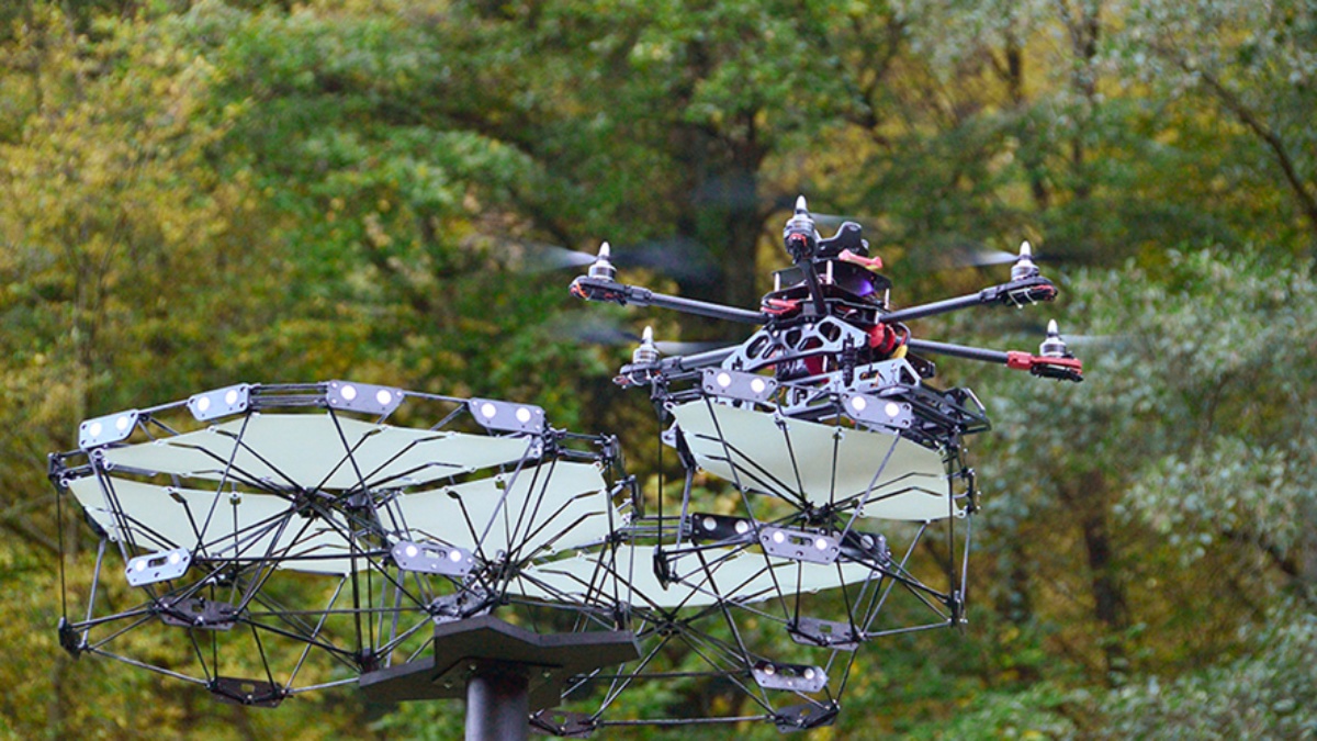 ITECH M.Sc. 2017: Cyber Physical Macro Material as a UAV [re]configurable architectural system; Miguel Aflalo, Jingcheng Chen, Behrooz Tahanzadeh