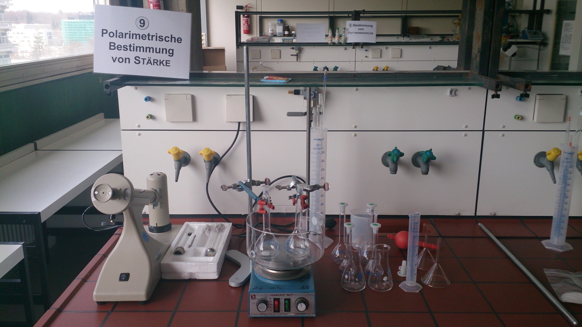 Eindrücke aus dem Praktikum Lebensmittelchemie