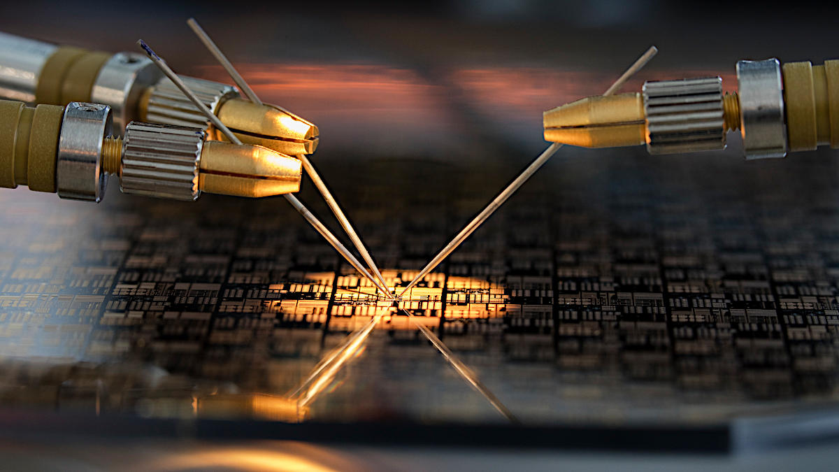 Schaltungstest auf Gallium-Nitrid-Wafer