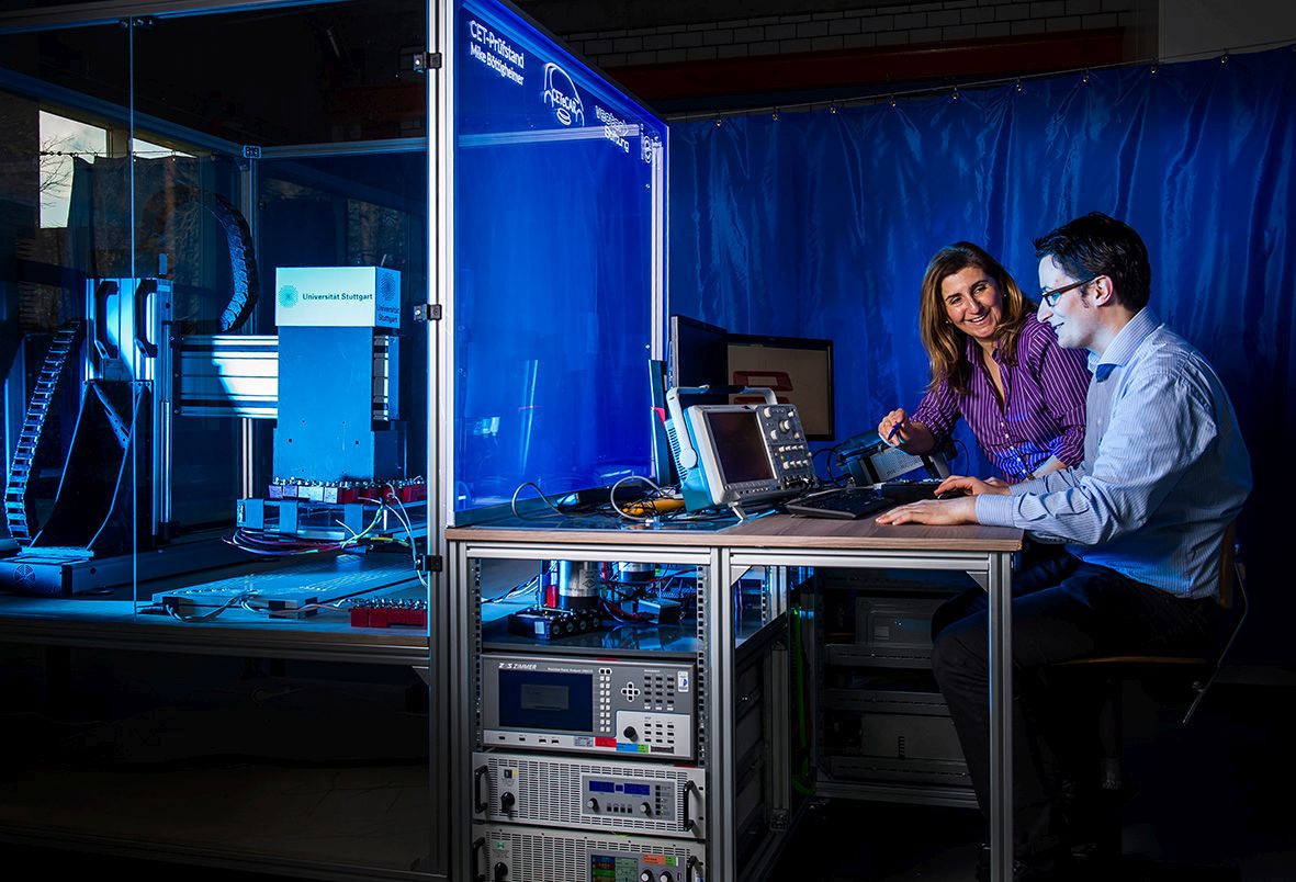 Forschende am Institut für Elektrische Energiewandlung (iew) der Universität Stuttgart um Prof. Dr. Nejila Parspour