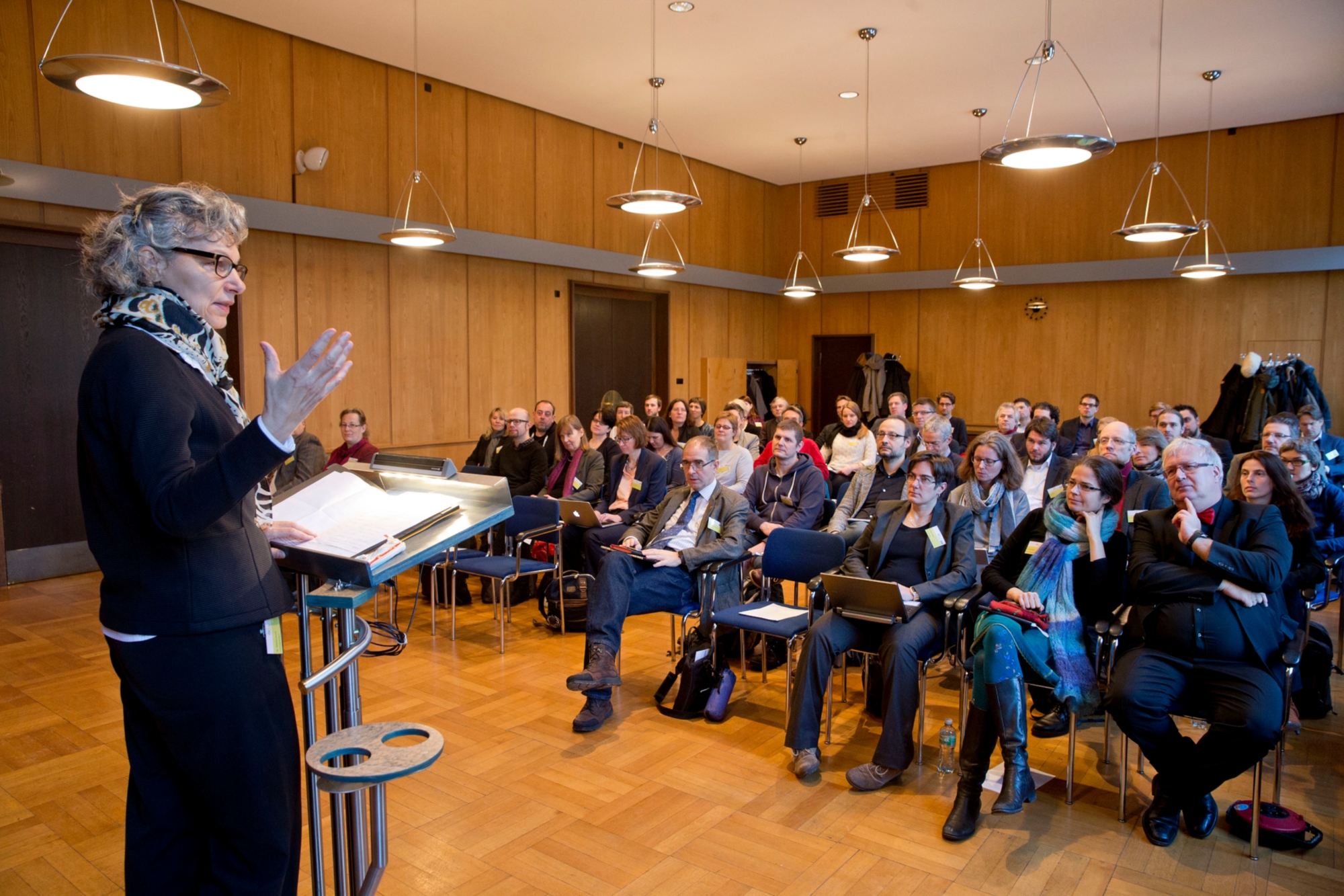 Dr. Simone Rehm, CIO der Universität Stuttgart, spricht auf dem Netzwerktreffen zur Digitalisierung der Lehre.