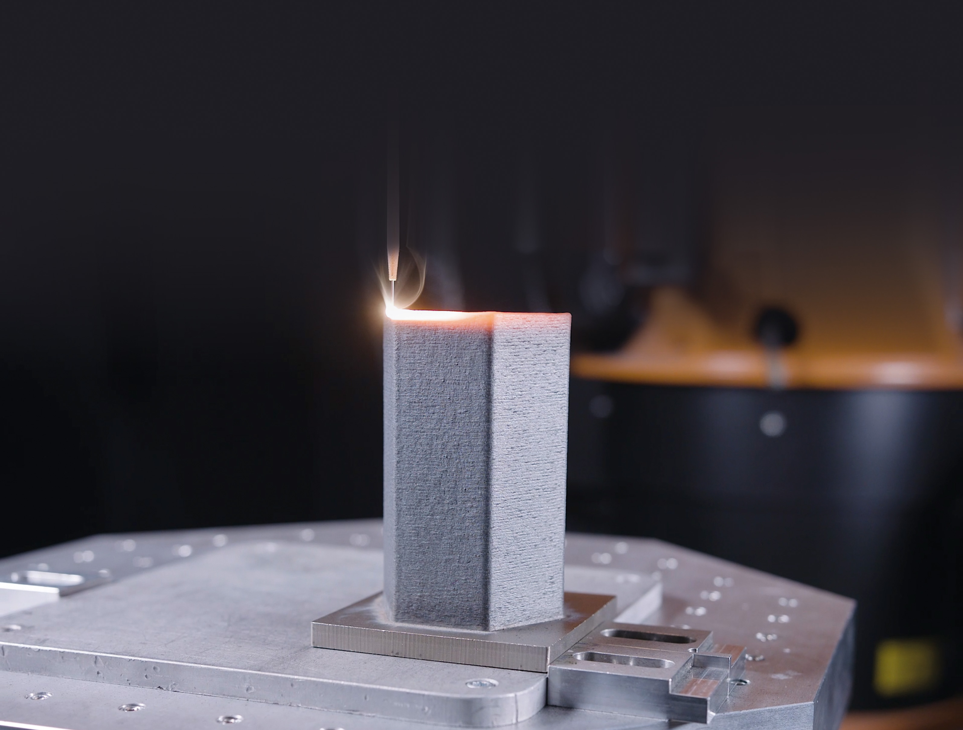 Additive Herstellung einer 6-eckigen Rohrstruktur aus Edelstahl.