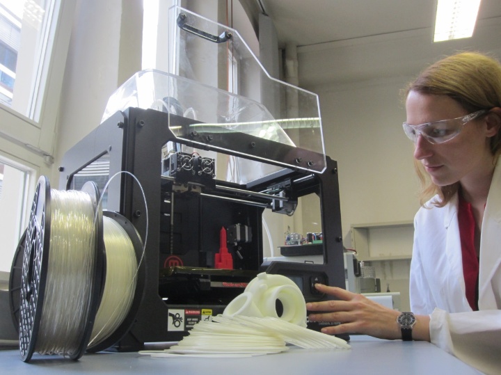 Verschiedene Uni-Institute bieten Workshops an, wie 3D-Drucken am Institut für Kunststoff-technik. 