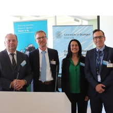 .l. Thierry Baril, Prof. Peter Middendorf, Grazia Vittadini und Marco Wagner, Geschäftsführer und Arbeitsdirektor von Airbus Commercial in Deutschland, bei der Unterzeichnungsfeier für das AGUPP-Partnerschaftsabkommen auf der ILA.