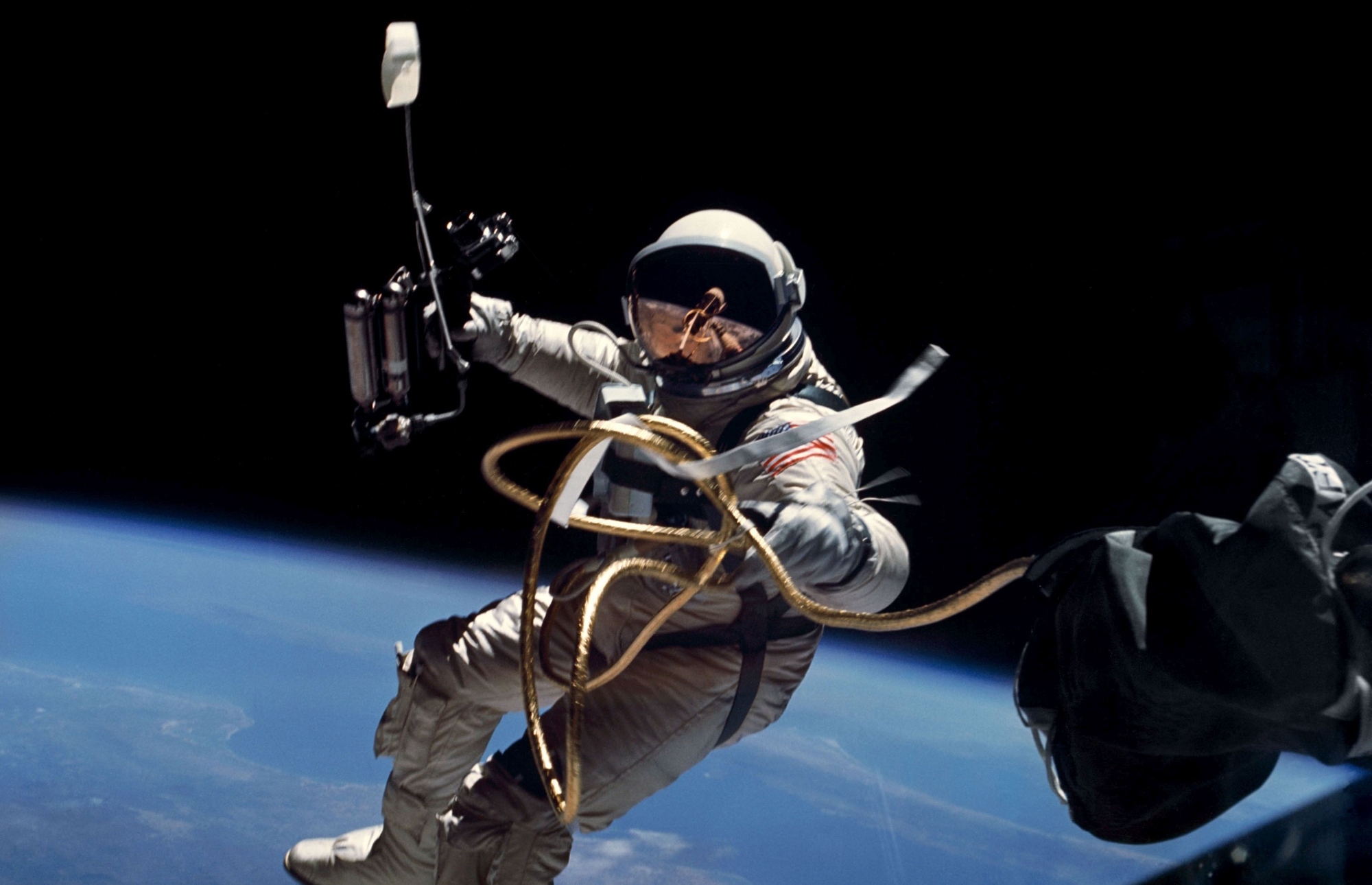 Erster Weltraumspaziergang des US Astronauten Edward White.