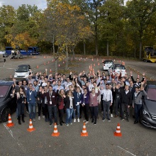Die Teilnehmer der DRIVE-E-Akademie 2017 beim Fahrevent.