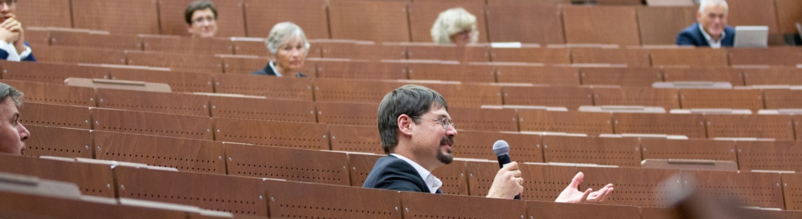 Lecture hall under corona rules