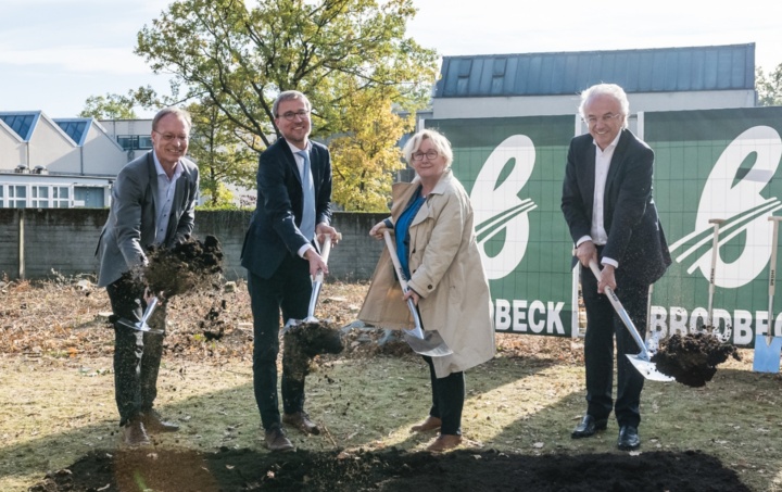 Ground-breaking ceremony, (Left to rigth: Prof. Sawodny, Prof. Middendorf, Mrs Bauer and Prof. Sobek)