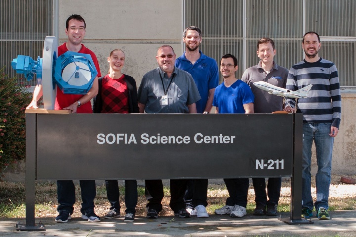 Karsten Schindler, Friederike Graf, Jürgen Wolf, Enrico Pfüller, Sebastian Colditz, Michael Lachenmann und Manuel Wiedemann vom DSI sind am NASA Ames Research Center in Mountain View, Kalifornien tätig. 