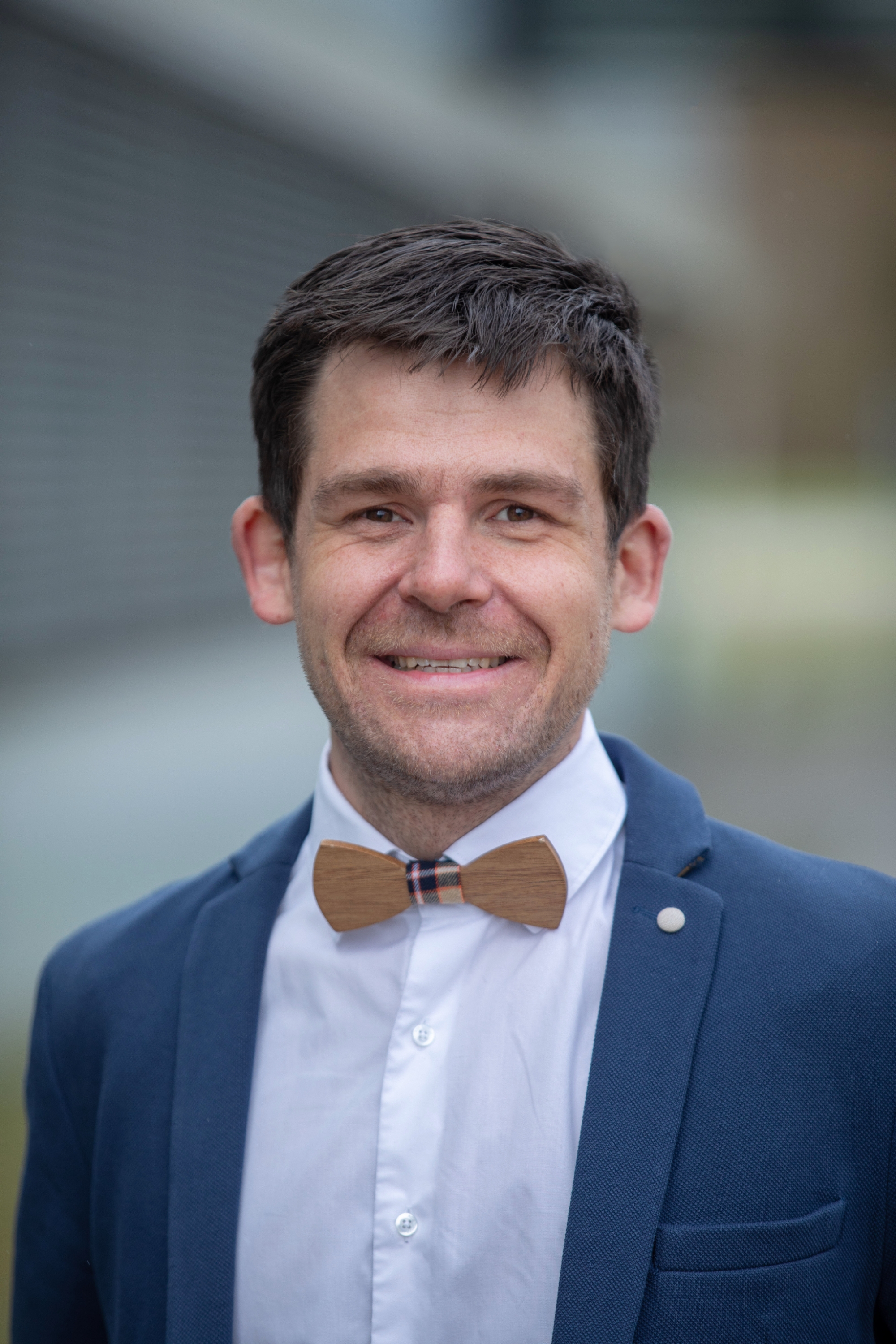 Dieses Bild zeigt Prof. Dr. Oliver Clemens