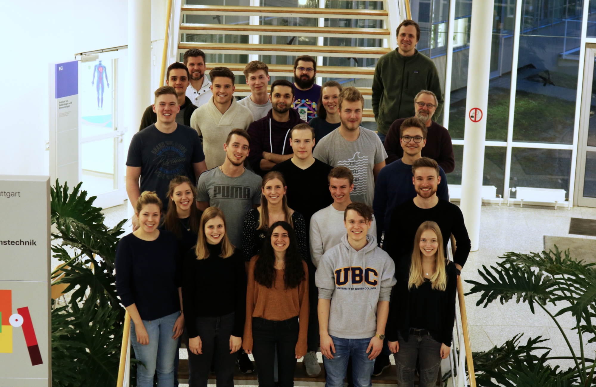 Gruppenfoto aller 14 iGEM-Teammitglieder