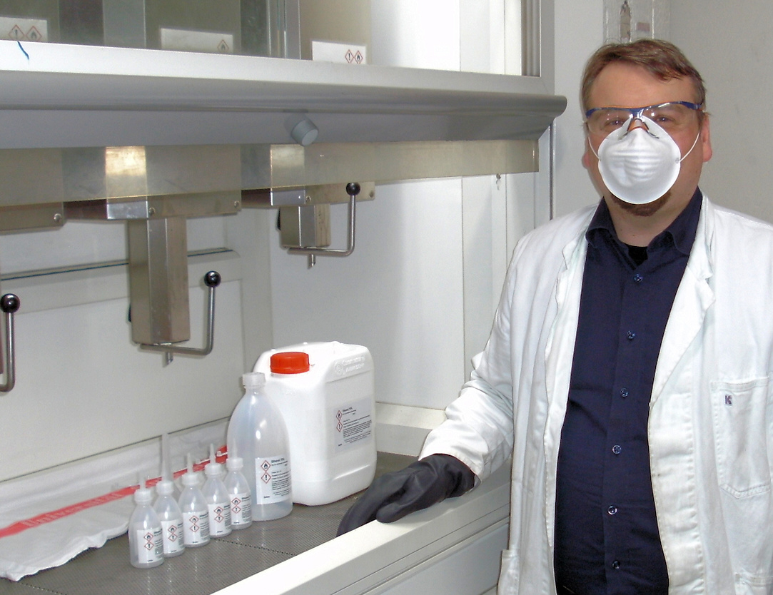 Produktion von Desinfektionsmittel Insitut für Organische Chemie