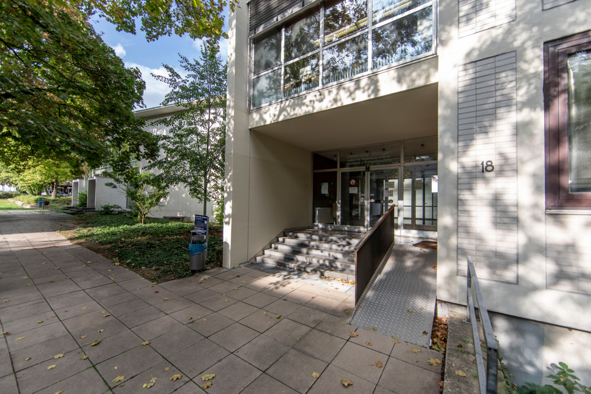 Main Entrance Azenbergstraße 18